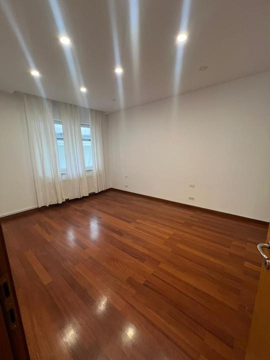 Apartament exclusivist 5 camere – vedere lac Bordei – Primăverii