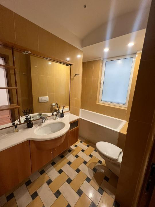 Apartament exclusivist 5 camere – vedere lac Bordei – Primăverii