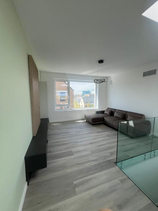 Apartament de vanzare cu  3 camere  in Pipera 