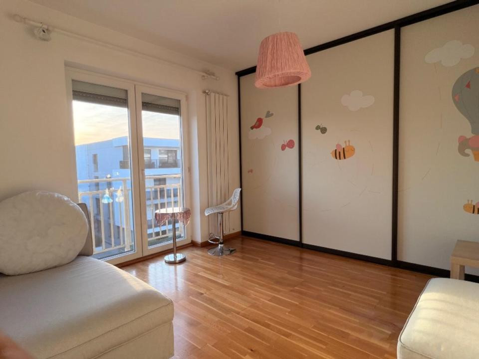 apartament decomandat de inchiriat cu 3 camere  in Iancu Nicolae 
