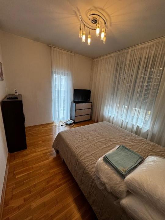 apartament decomandat de inchiriat cu 2 camere  in Herastrau 