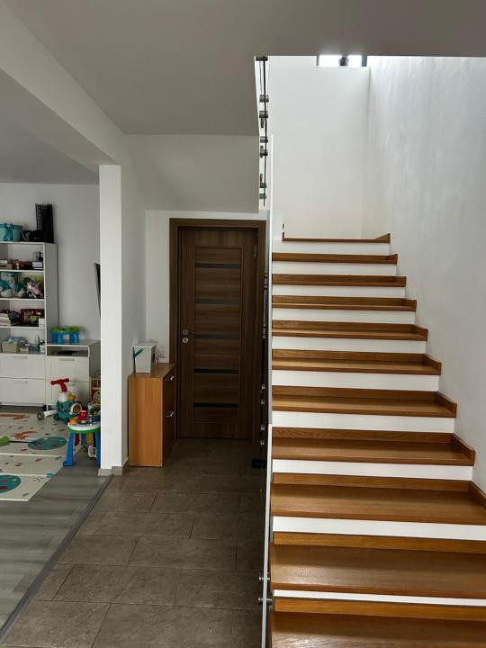 Vilă modernă cu 4 camere în Tunari – zona Lidl