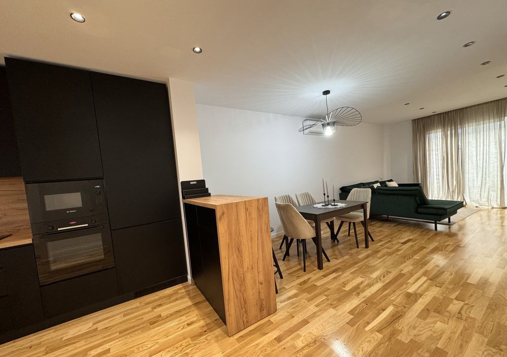 Vila 140 mp, 4 bai, terasa si curte privata, Pipera