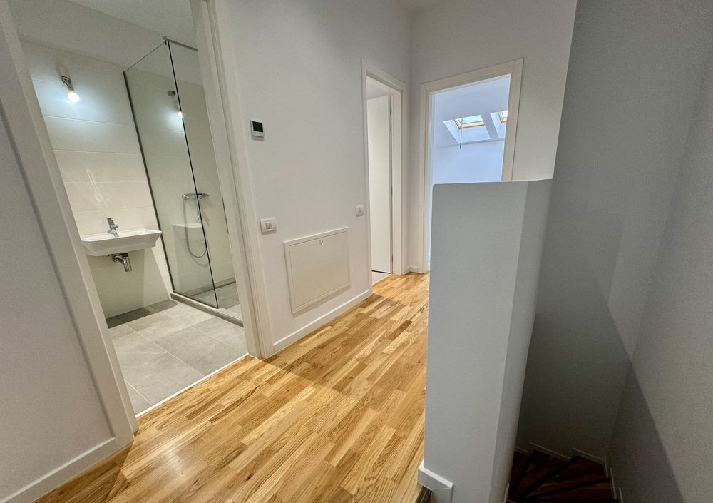 Vila 140 mp, 4 bai, terasa si curte privata, Pipera