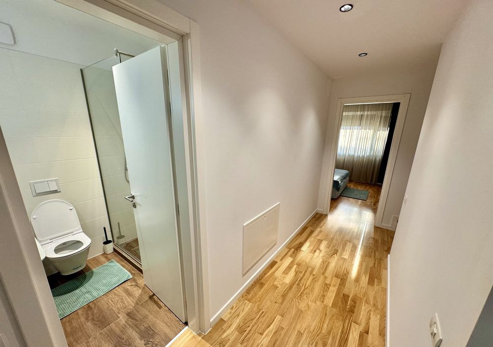 Vila 140 mp, 4 bai, terasa si curte privata, Pipera