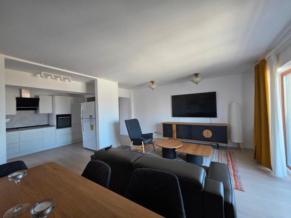 apartament decomandat de inchiriat cu 4 camere  in Alba Iulia 