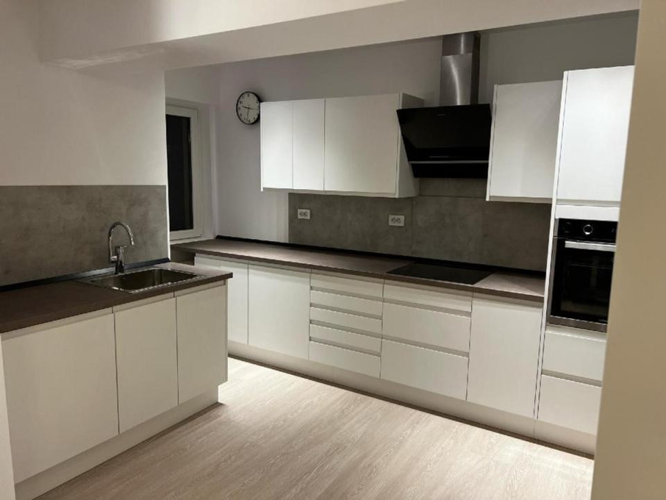 apartament decomandat de inchiriat cu 4 camere  in Alba Iulia 