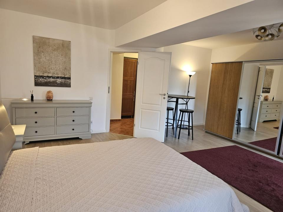 apartament decomandat de inchiriat cu 3 camere  in Alba Iulia 