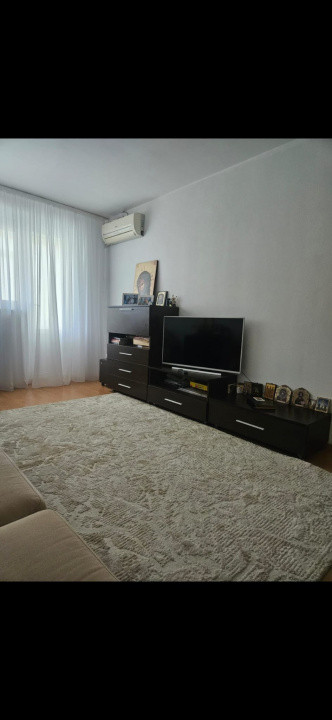 De vanzare apartament cu 3 camere decomandat