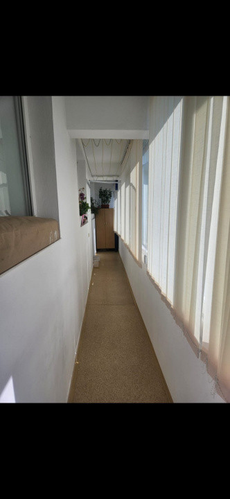De vanzare apartament cu 3 camere decomandat