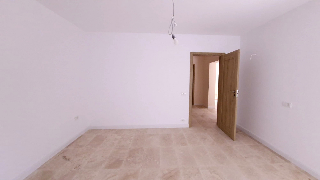 Casa 3 camere, proaspat renovata, incalzire in pardoseala, foisor