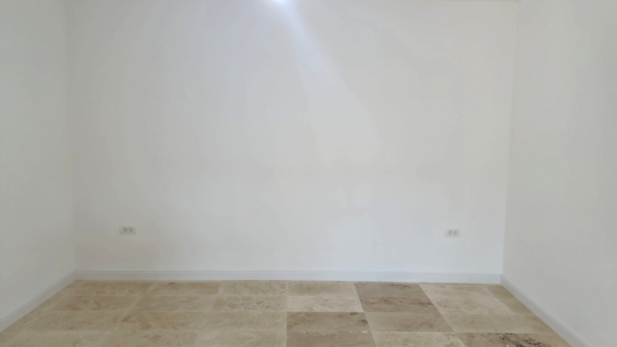 Casa 3 camere, proaspat renovata, incalzire in pardoseala, foisor