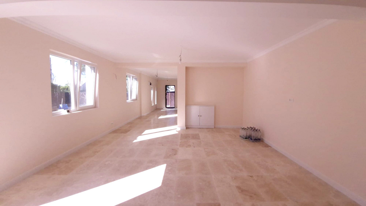 Casa 3 camere, proaspat renovata, incalzire in pardoseala, foisor
