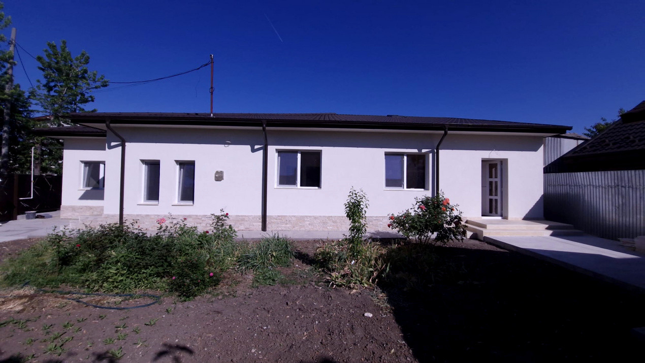 Casa 3 camere, proaspat renovata, incalzire in pardoseala, foisor