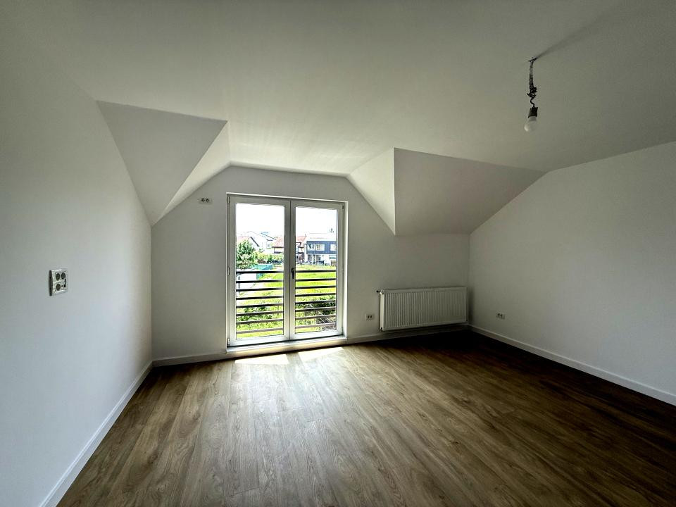 Casa cu 4 camere, pet friendly, curte cu terasă, cartier liniștit în Băneasa