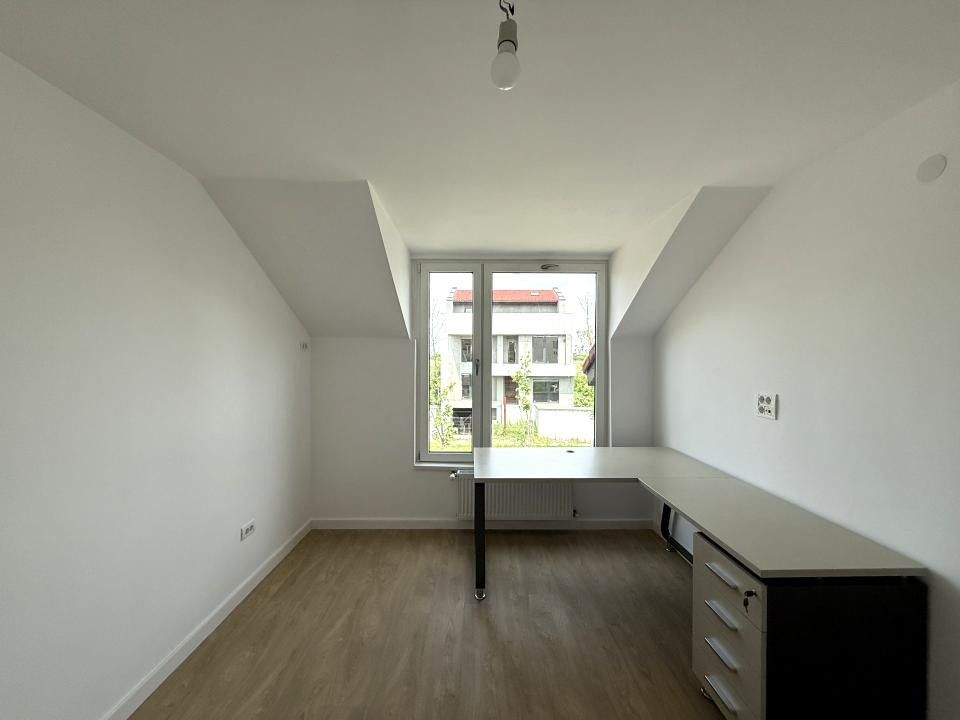 Casa cu 4 camere, pet friendly, curte cu terasă, cartier liniștit în Băneasa