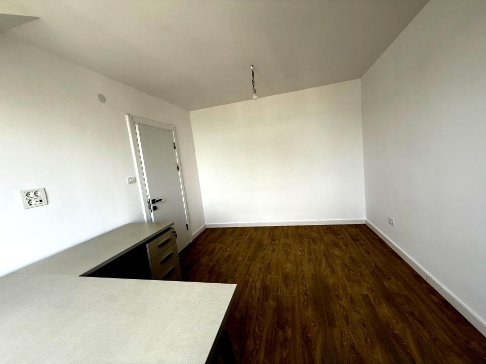 Casa cu 4 camere, pet friendly, curte cu terasă, cartier liniștit în Băneasa