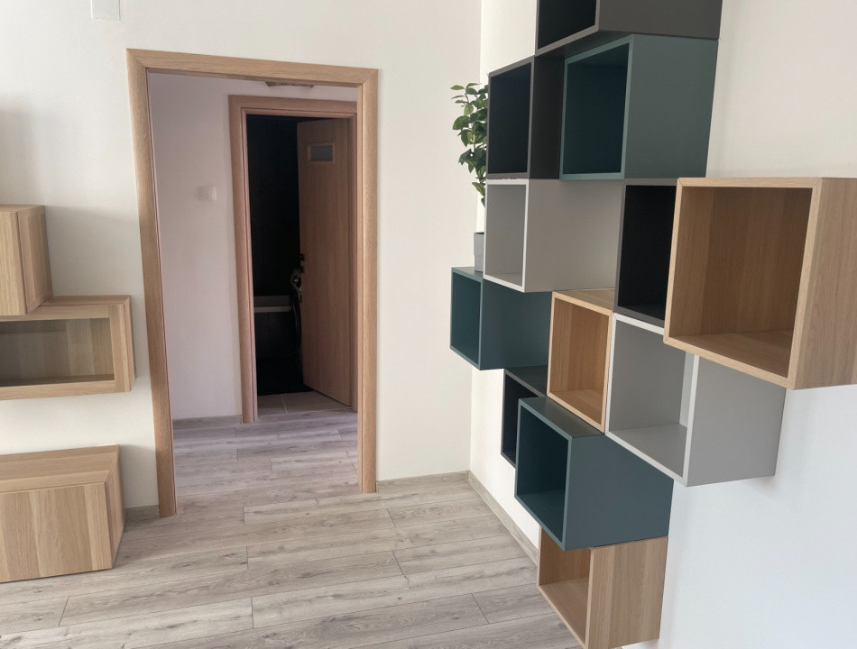 de inchiriat apartament semidecomandat cu 3 camere  in Dorobanti 