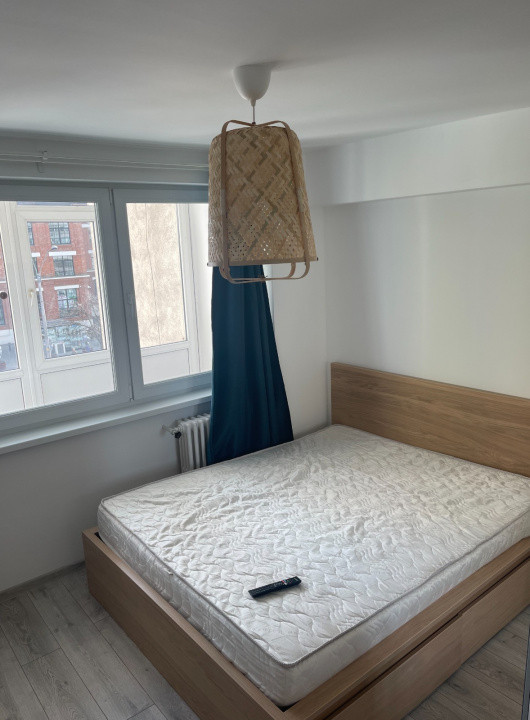 de inchiriat apartament semidecomandat cu 3 camere  in Dorobanti 