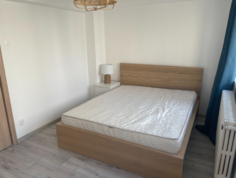 de inchiriat apartament semidecomandat cu 3 camere  in Dorobanti 