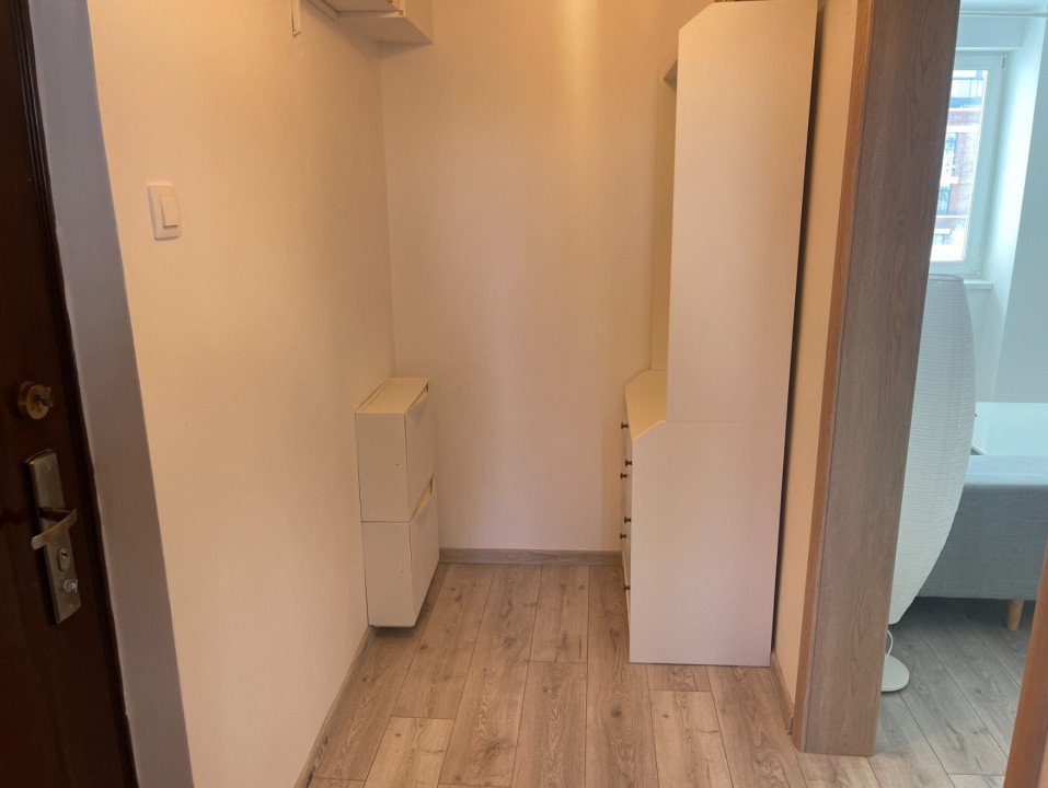 de inchiriat apartament semidecomandat cu 3 camere  in Dorobanti 
