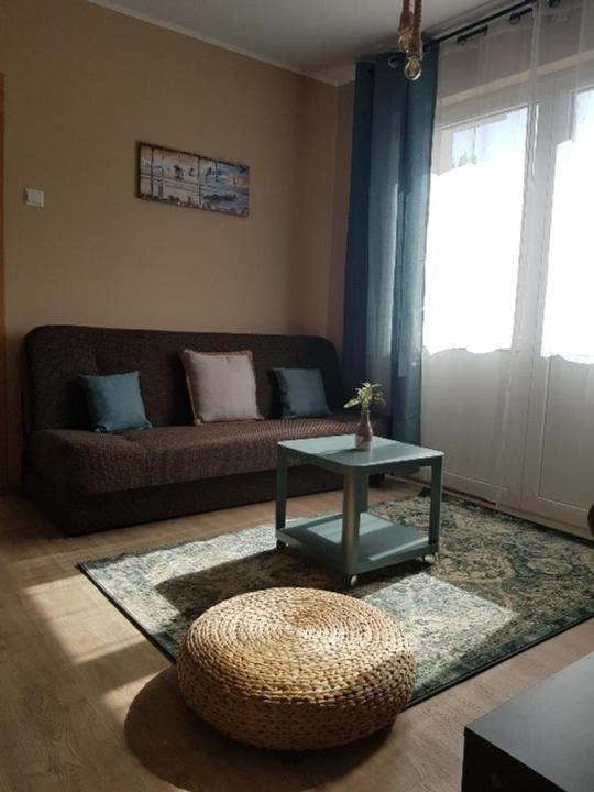 apartament decomandat de inchiriat cu 3 camere  in Calea Victoriei 