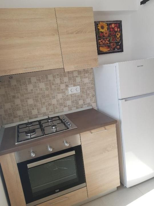 apartament decomandat de inchiriat cu 3 camere  in Calea Victoriei 