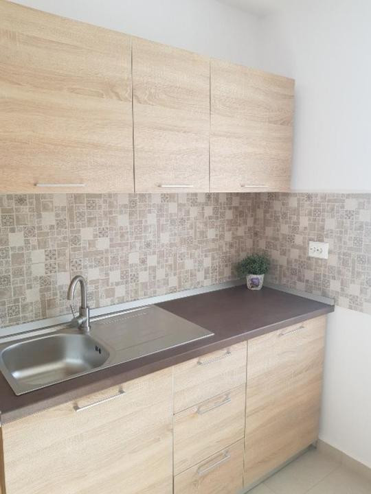 apartament decomandat de inchiriat cu 3 camere  in Calea Victoriei 