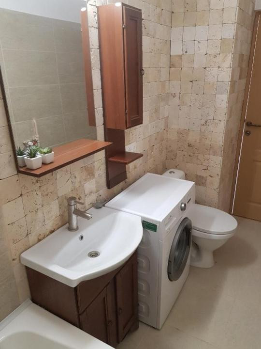 apartament decomandat de inchiriat cu 3 camere  in Calea Victoriei 