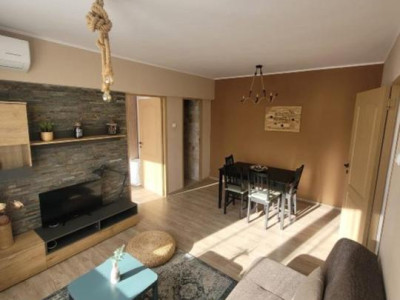 apartament decomandat de inchiriat cu 3 camere  in Calea Victoriei 