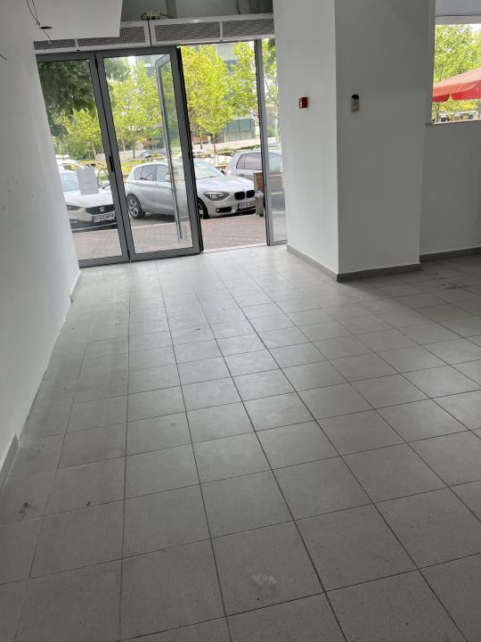 Spatiu comercial 60 mp, parter, stradal, vad intens, metrou, zona P-ta Muncii