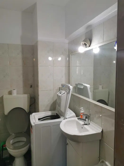 Închiriere apartament 3 camere cu parcare, zona Unirii – Libertății