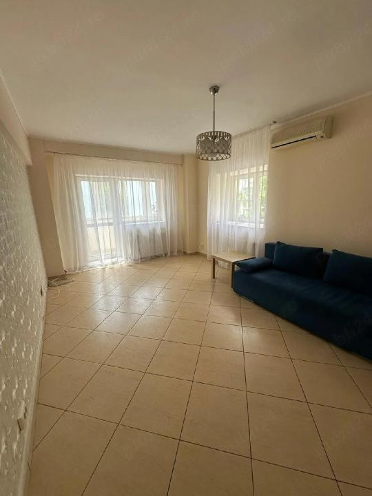 Închiriere apartament 3 camere spațios, zonă centrală, aproape metrou