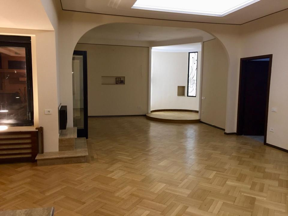 Apartament 5 Camere | 221 mp Utili | Ideal Birouri | Ultracentral | Lascăr Catar