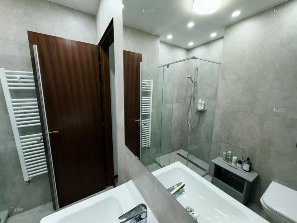 Închiriere apartament 3 camere, renovat recent, zona Unirii