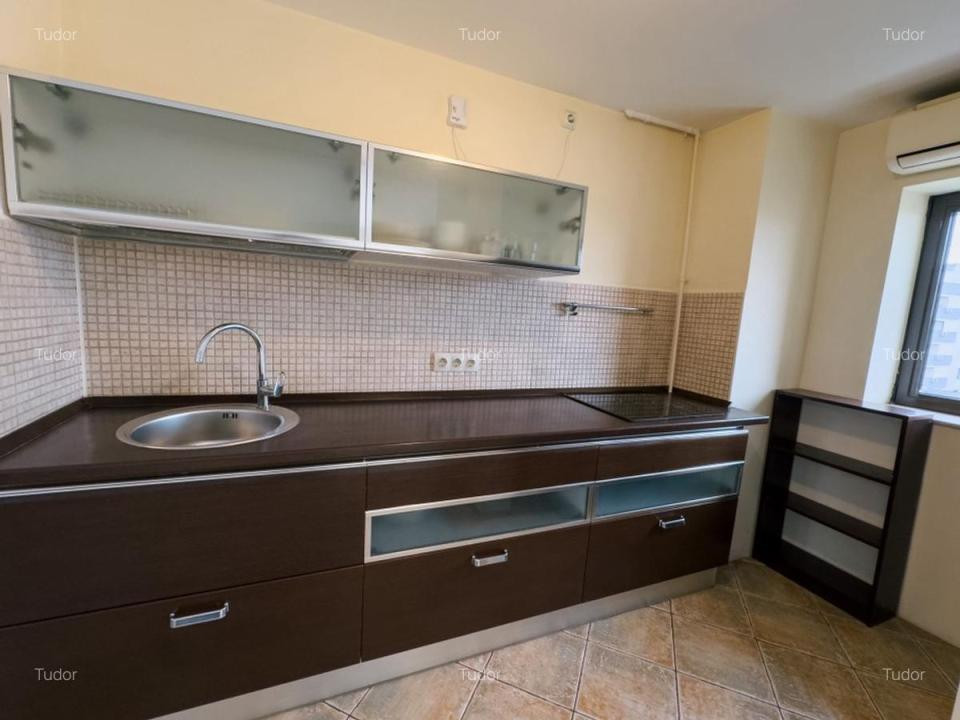 Închiriere apartament 3 camere, renovat recent, zona Unirii