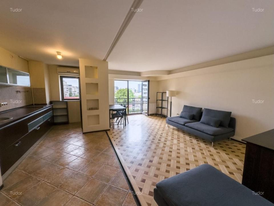 Închiriere apartament 3 camere, renovat recent, zona Unirii