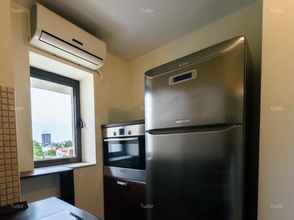 Închiriere apartament 3 camere, renovat recent, zona Unirii