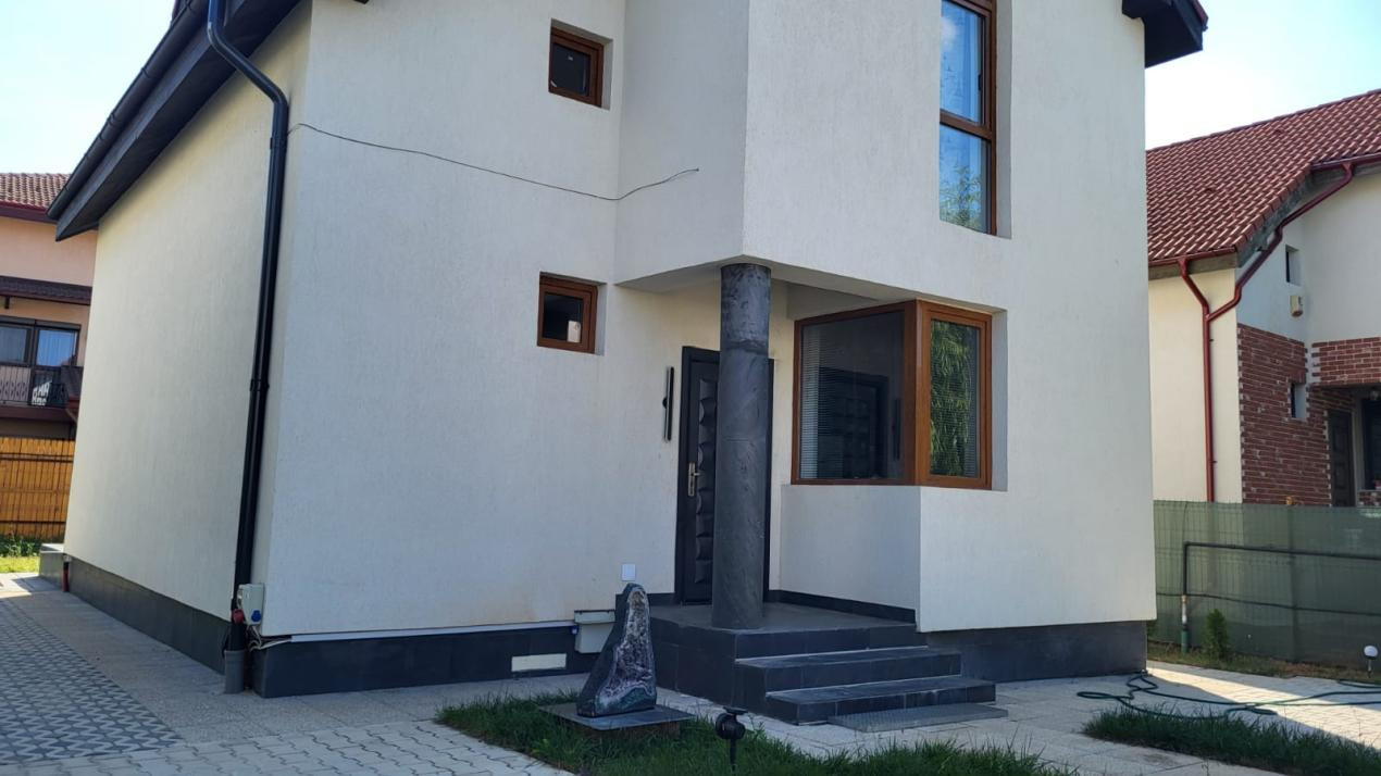 Vilă 4 camere de închiriat | Cartier Henri Coandă