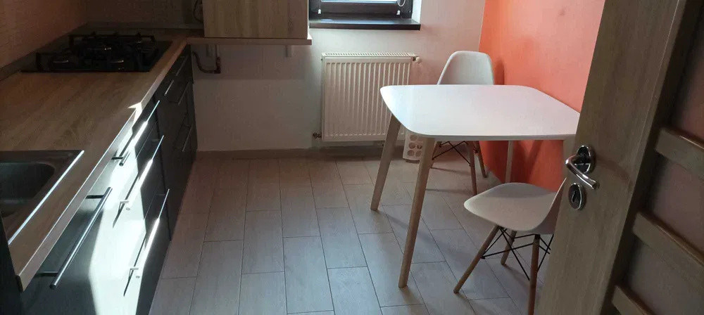 Inchiriere | 2 camere decomandat, balcon 10 mp, acces rapid metrou Jiului