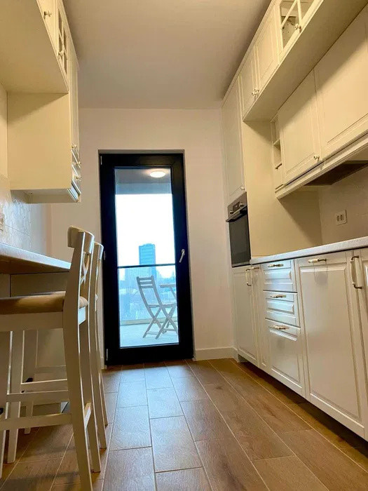 Apartament 3 camere luminos si spatios de inchiriat zona Pajura