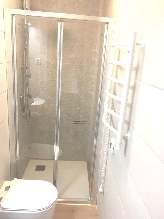Apartament 3 camere luminos si spatios de inchiriat zona Pajura