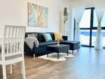 Apartament 3 camere luminos si spatios de inchiriat zona Pajura