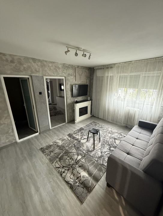 apartament decomandat de inchiriat cu 2 camere  in Cismigiu 