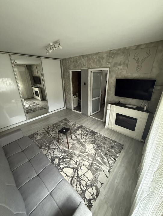 apartament decomandat de inchiriat cu 2 camere  in Cismigiu 