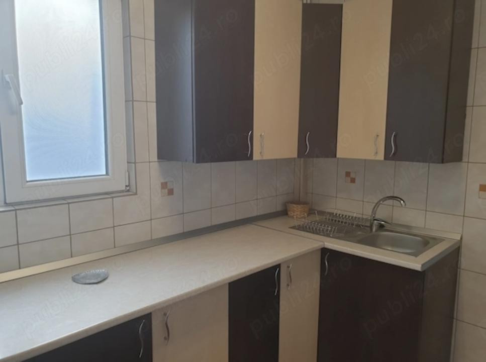 apartament decomandat de inchiriat cu 2 camere  in Cantemir 