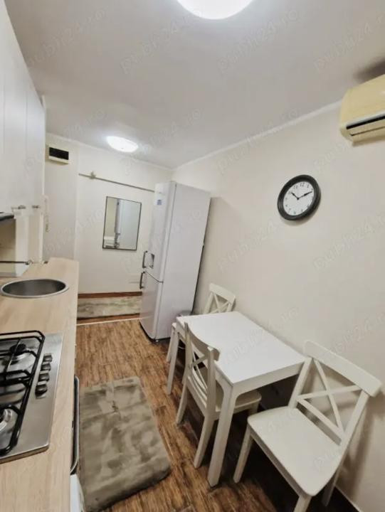 apartament decomandat de inchiriat cu 2 camere  in P-ta Amzei 