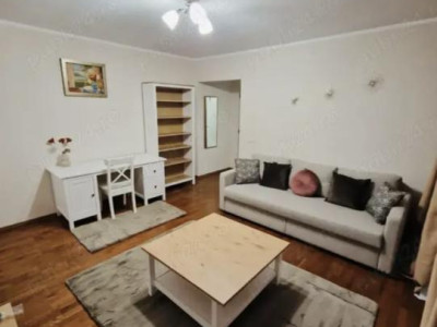 apartament decomandat de inchiriat cu 2 camere  in P-ta Amzei 