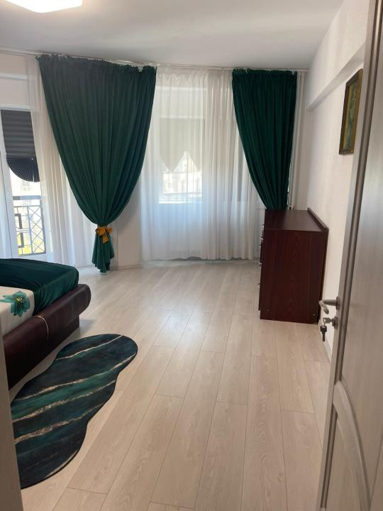 Apartament 3 camere pe Bulevardul Decebal