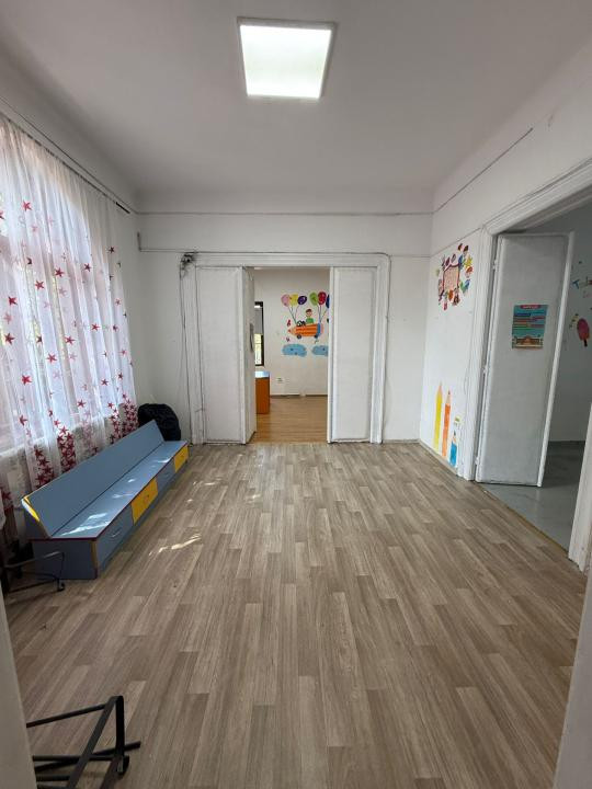 Vilă Interbelică 325 mp | Teren 800 mp | Ideală Grădiniță, Birouri, Clinică